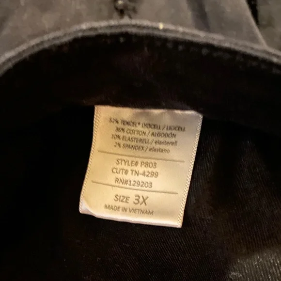 Fashion Nova Jeans - Picture 3 of 3